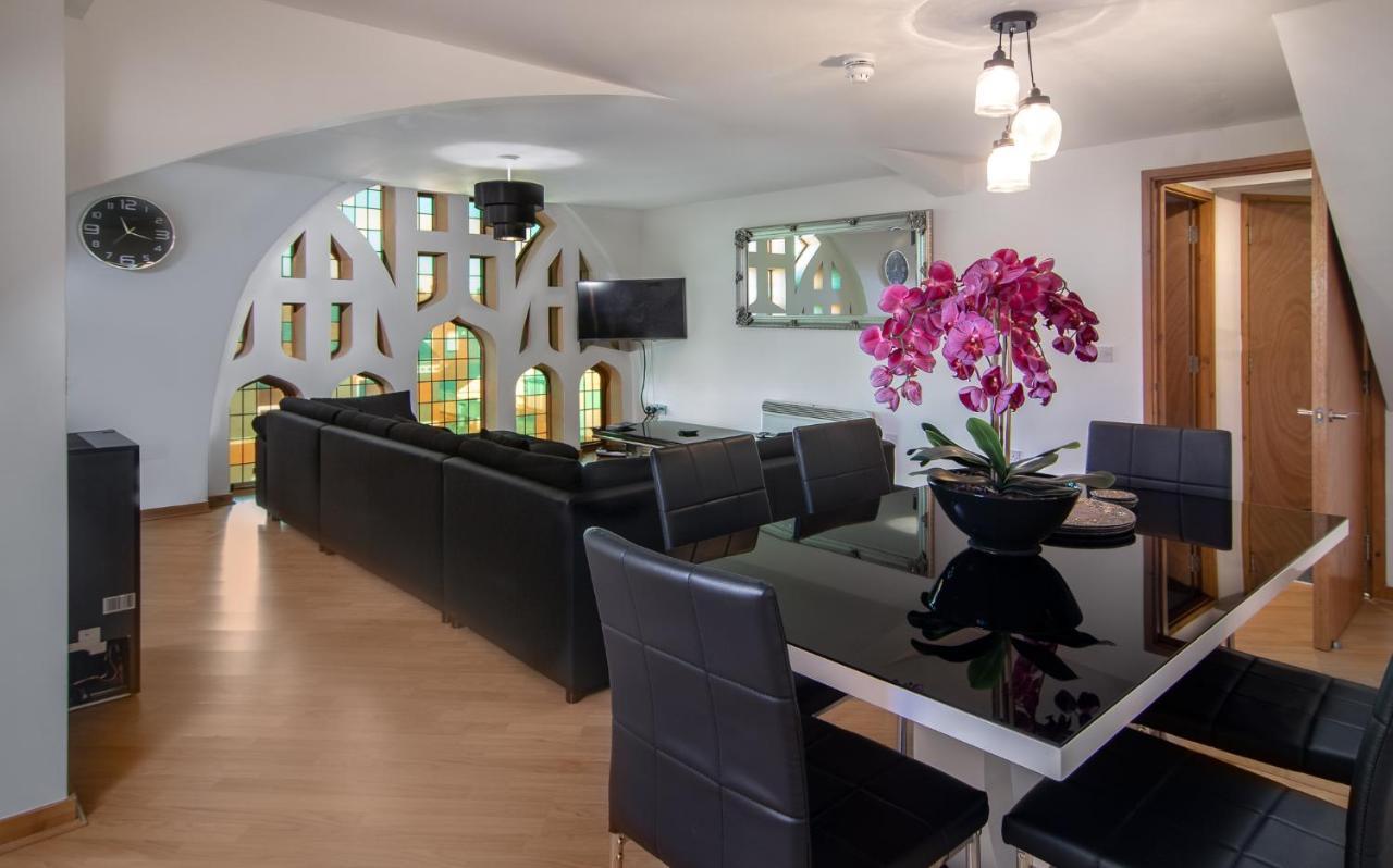 Stunning Church Conversion Close To The Tower Blackpool Ngoại thất bức ảnh