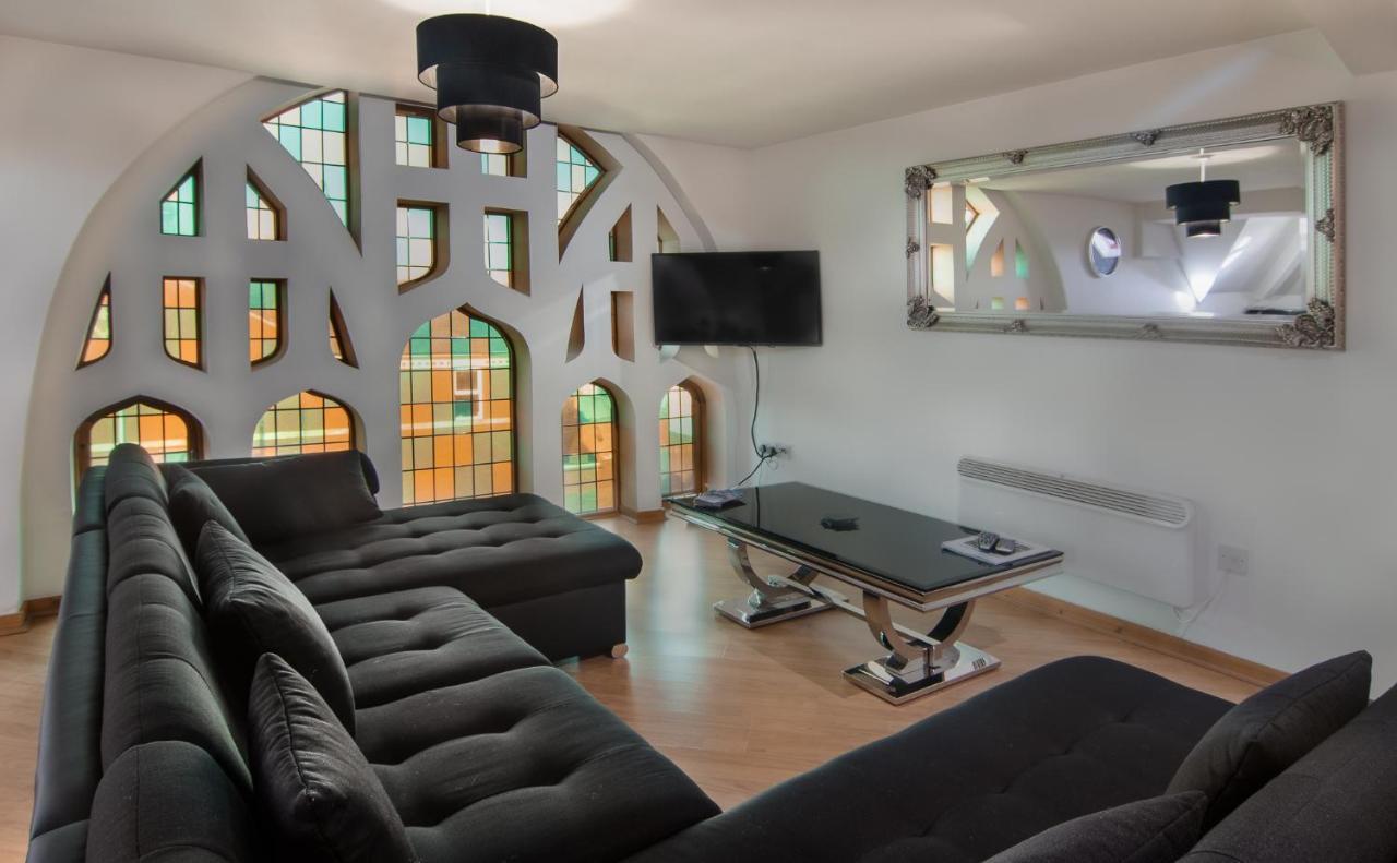 Stunning Church Conversion Close To The Tower Blackpool Ngoại thất bức ảnh